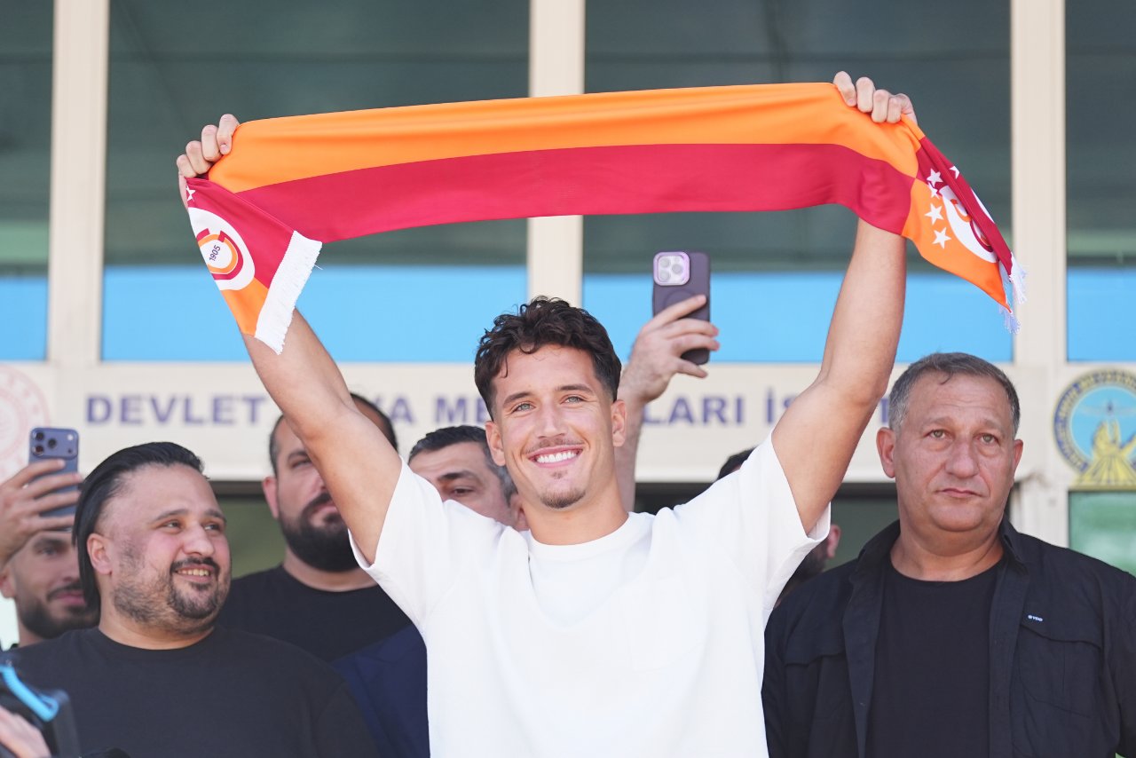 Galatasaray'ın Youtube kanalına konuşan milli futbolcu, ""Çocukluk hayalim gerçekleşti" dedi.