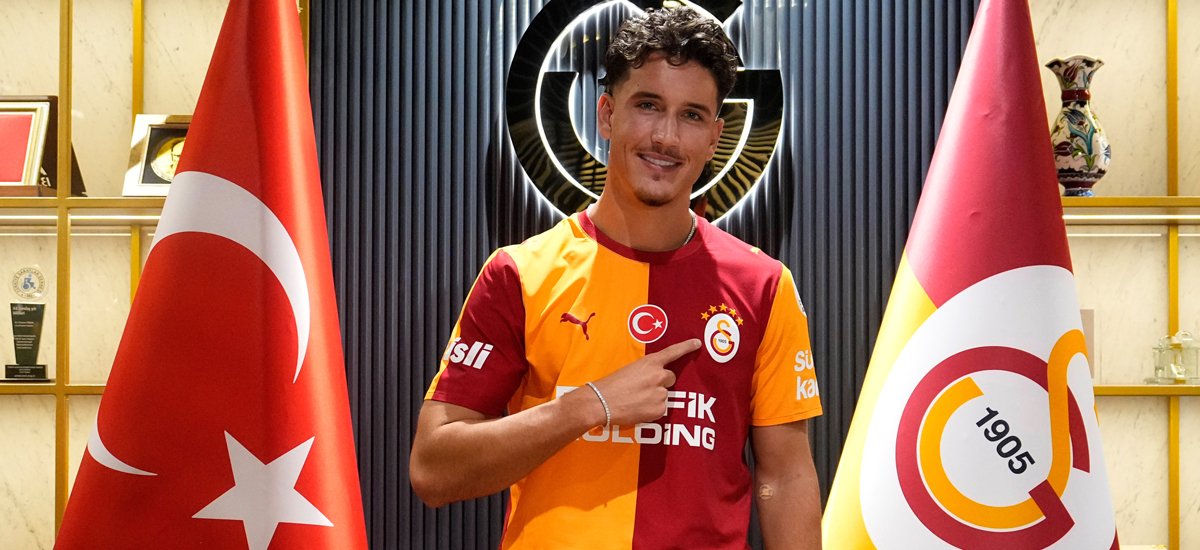 Deniz Gül, 5 yıllık kontrata imza attı. (Fotoğraf: Galatasaray Resmi)
