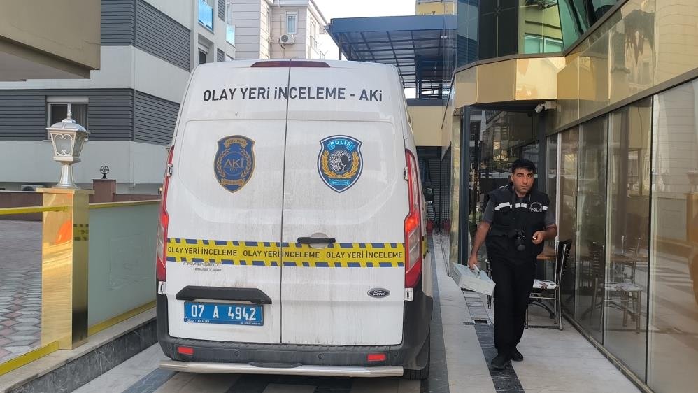 Belediye doktoru şüpheli buldu! Rus turist otel koridorunda ölü bulundu