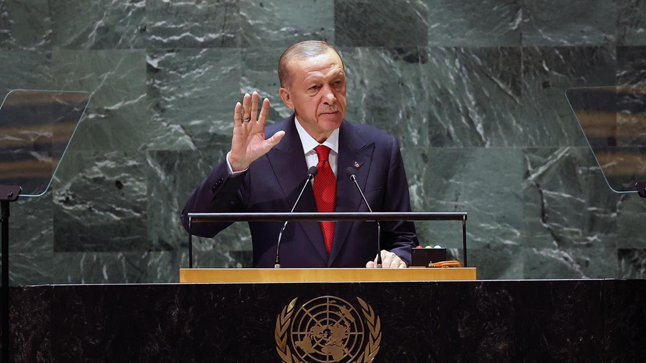 Dünya beşten büyüktür  vizyonuyla 16. kez BM kürsüsüne çıkıyor: Cumhurbaşkanı Erdoğanın kritik New York temaslarının ayrıntıları netleşti!