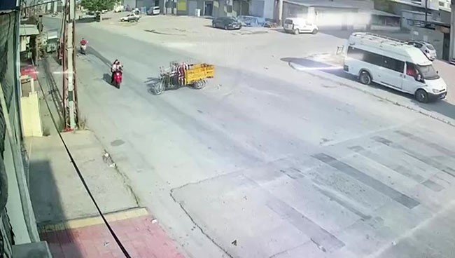 Ehliyetsiz sürücü dehşeti! Anne ve çocuklarına kabusu yaşattı, yetmedi tehdit etti: Biz aşiretiz