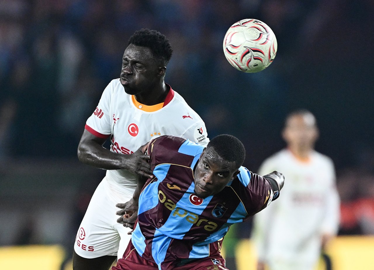 Galatasarayda 60 yıl sonra bir ilk! Savunma alarm veriyor