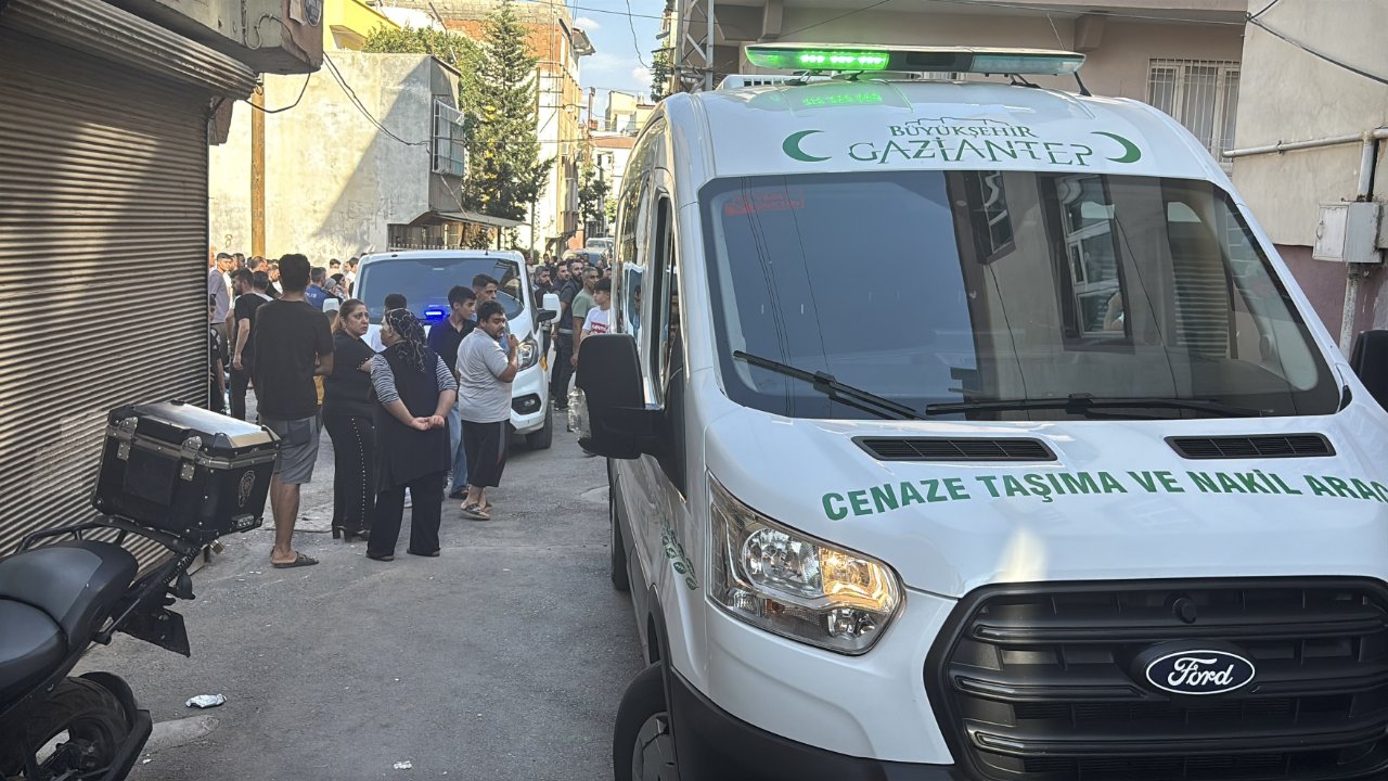 Gaziantep’te pompalı tüfek dehşeti! Önce eşini vurdu, sonra sokağı kan gölüne çevirdi