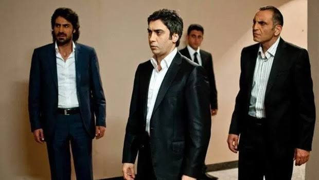 Neler komplo neler hakikat: Film nasıl dönüyor?