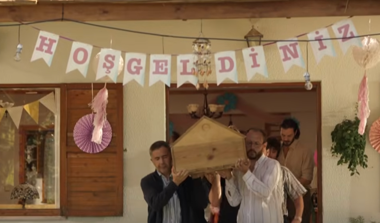 Cenazemize Hoş Geldiniz filmi nerede çekildi, oyuncuları kimler?