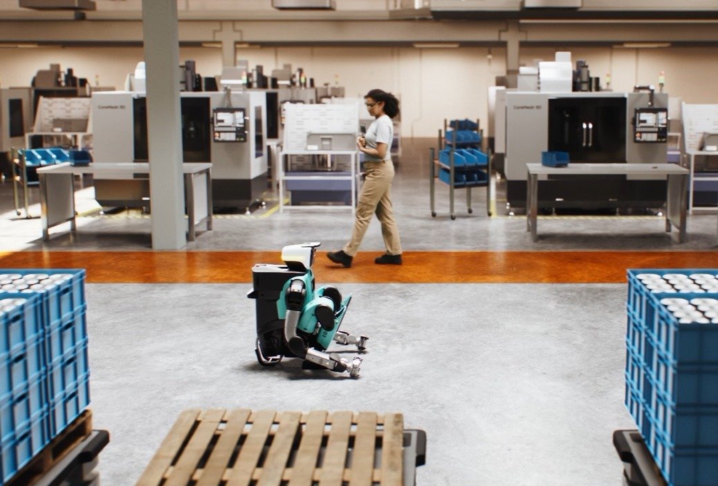 İnsan yaklaşınca irkilen robot tanıtıldı: Korku değil güvenlik sistemi