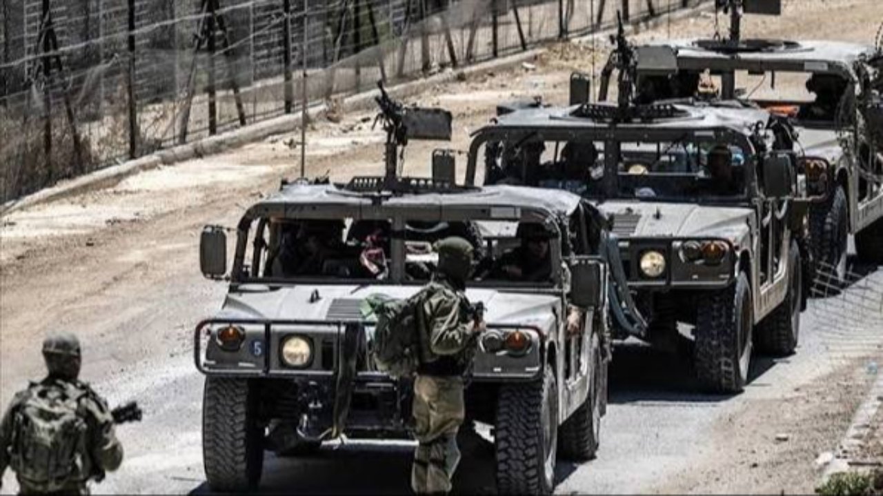 İsrail ordusu Suriye'nin güneyindeki Kuneytra kırsalında kontrol noktası kurdu