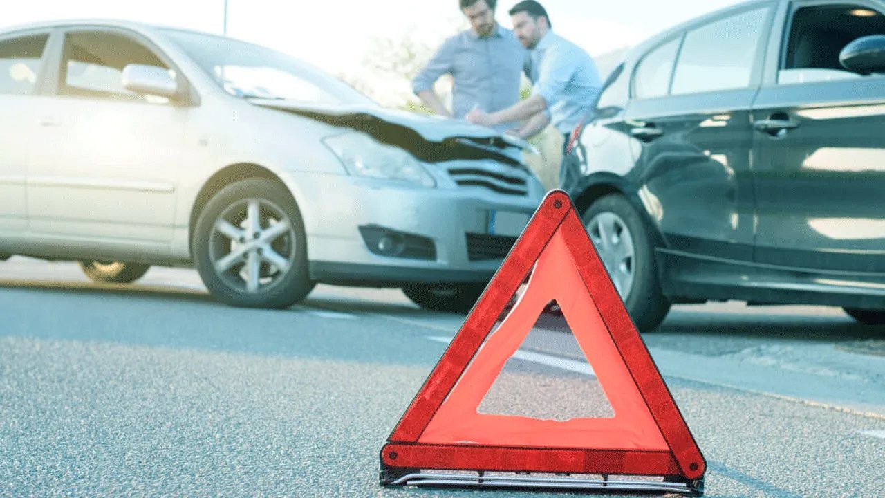 Trafik kazası mağdurlarının kişisel verilerini çalan şebekeye operasyon: 825 kişiye soruşturma