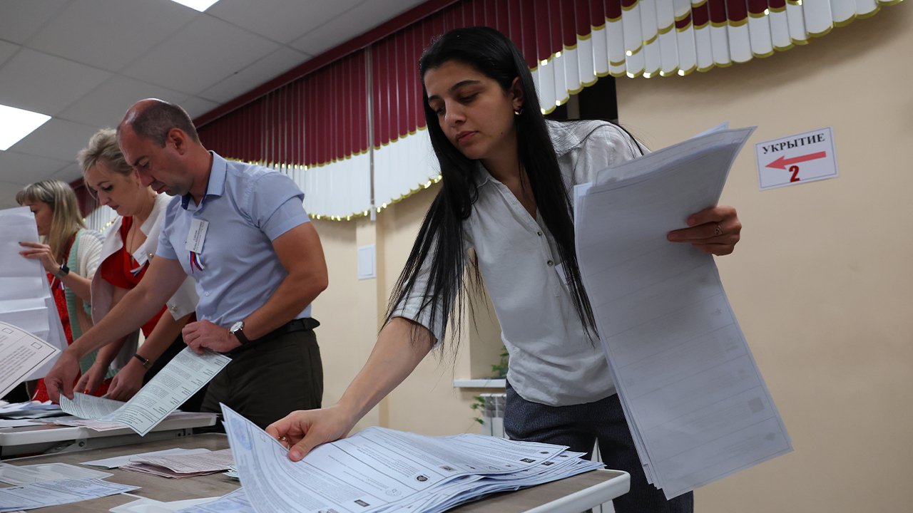 Kremlin savaş sonrası ilk sınavını verdi! Rus seçmenden Putine sandıkta mesaj var