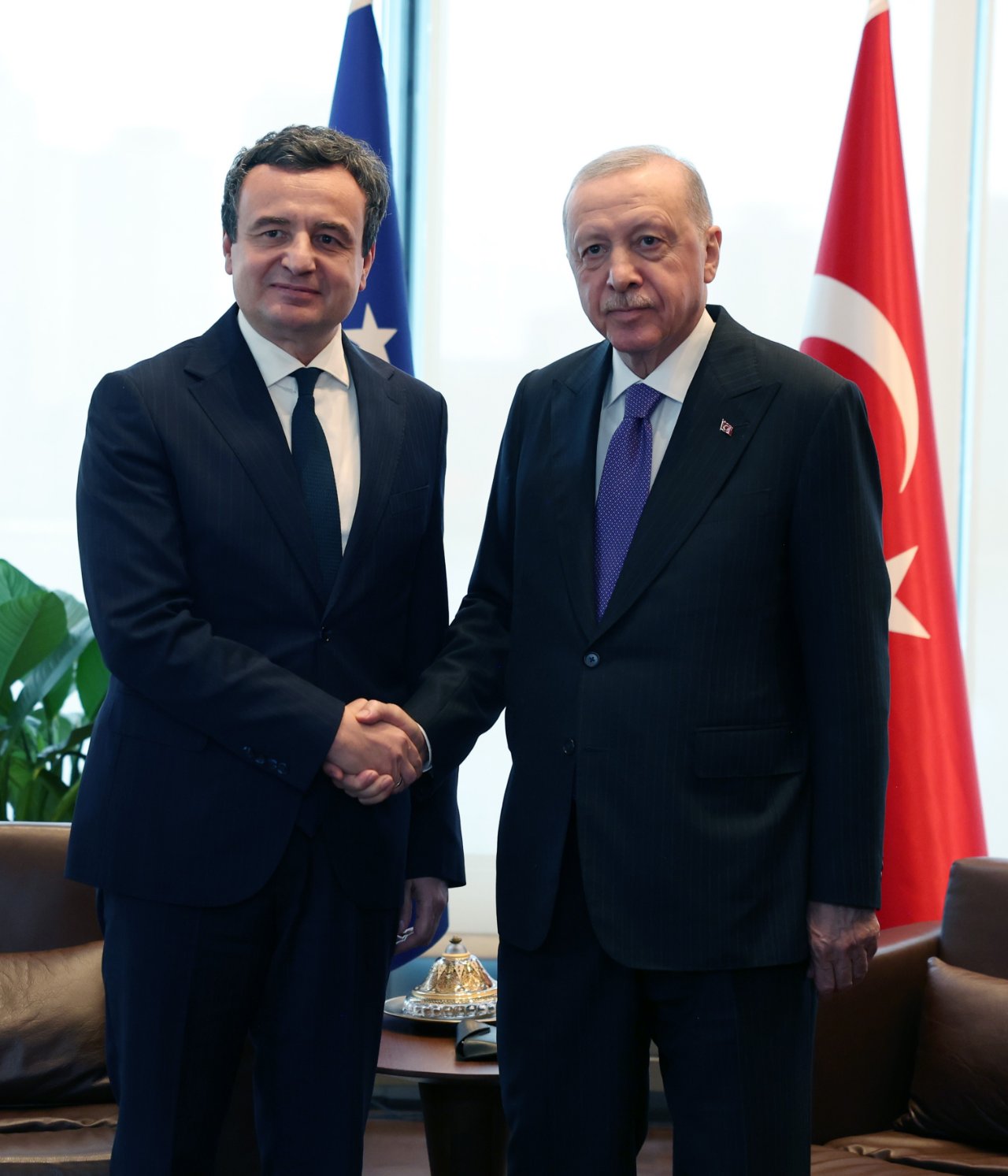Türkevi'nde diplomasi trafiği! Cumhurbaşkanı Erdoğan'dan kritik görüşmeler