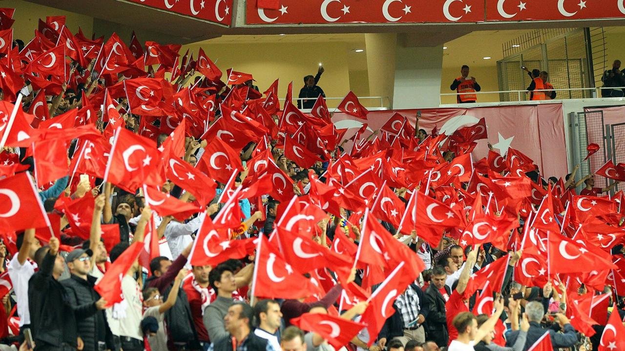 Türkiye Fransa maçı nerede oynanacak, kadroda kimler var? Milli maç biletleri tükendi!