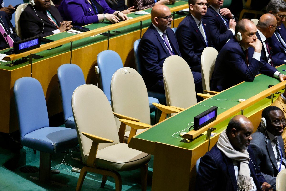 ABD Başkanı Donald Trump, Birleşmiş Milletler (BM) Genel Kurulu'nun 81. oturumunda, 22 Eylül 2026'da New York'taki BM Genel Merkezi'nde konuşma yaparken Küba delegasyonundaki boş koltuklar görülüyor.