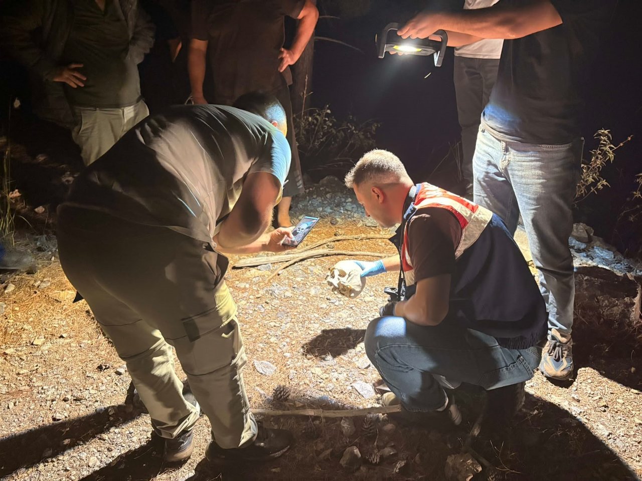 Antalya’da sır olay! Önce kafatası şimdi takma diş bulundu, 15 aydır kayıp yaşlı adamın oğlu DNA için kan verdi