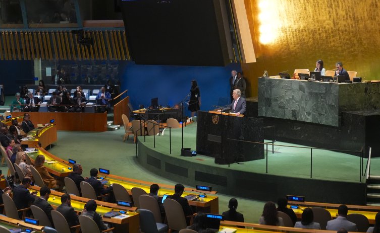 Bakan Fidandan New Yorkta diplomasi trafiği: Samimi kareler sosyal medyada gündem oldu