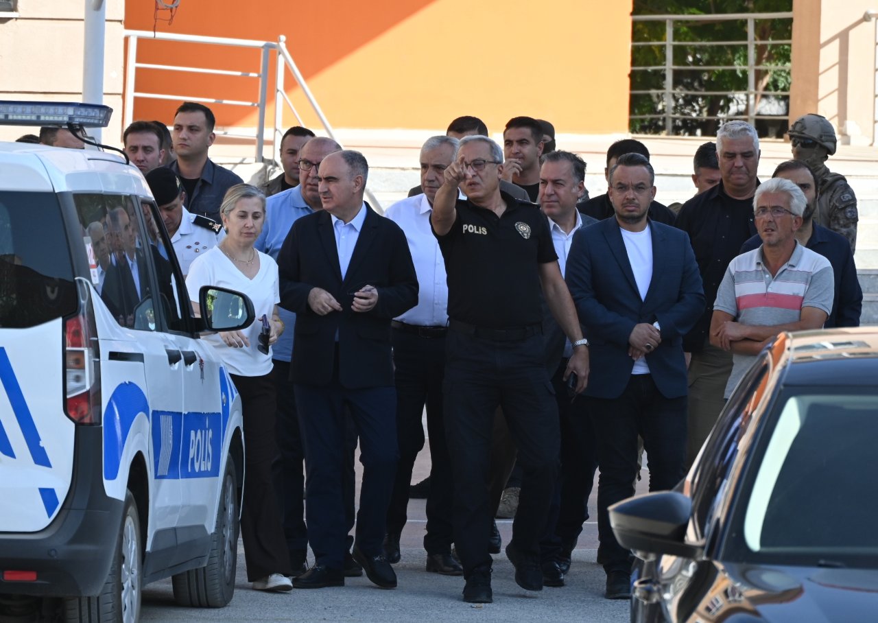 Bakan Gürlekten Manisadaki saldırıya ilişkin açıklama! Anne, baba ve dede de gözaltında