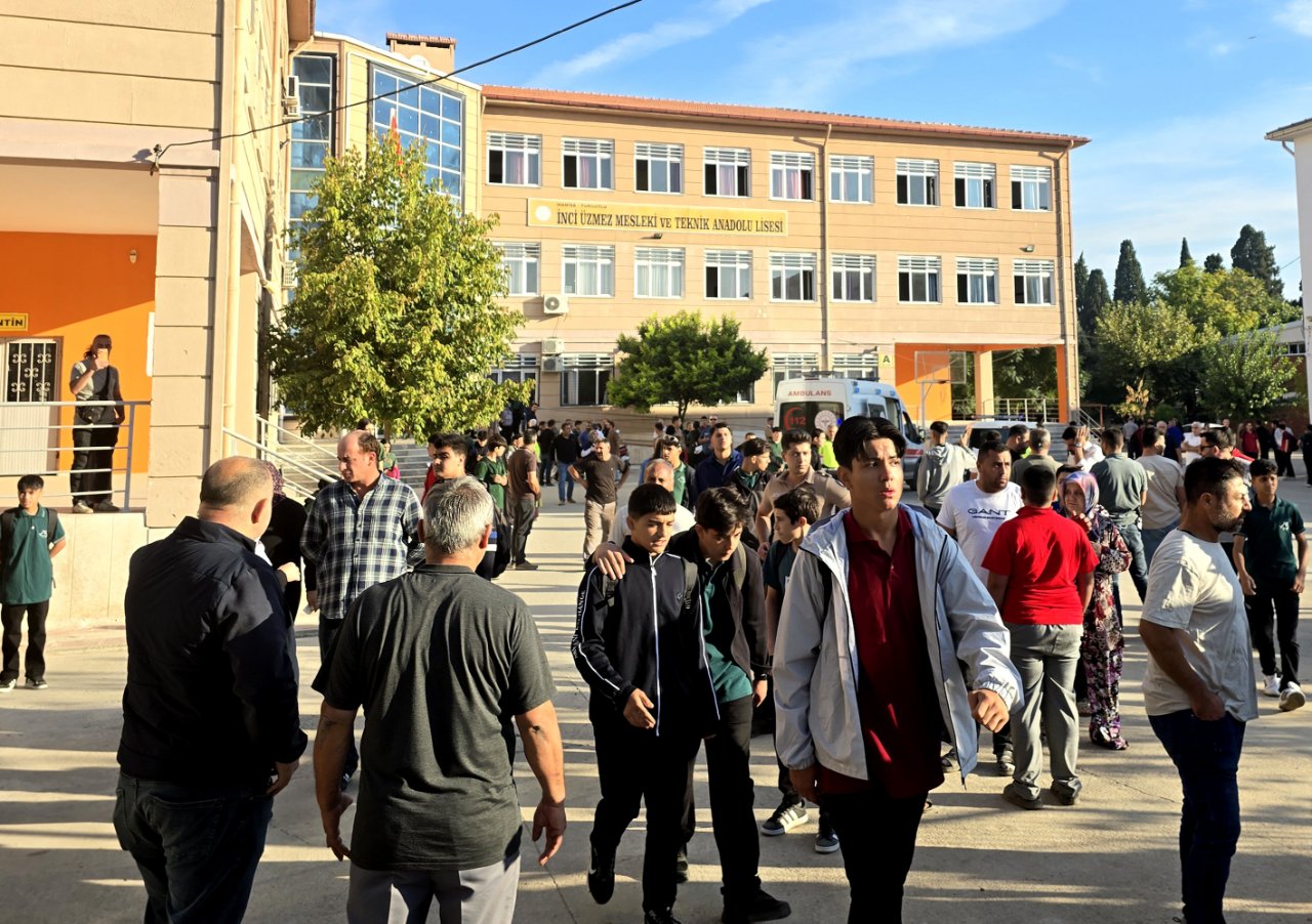Bakan Gürlekten Manisadaki saldırıya ilişkin açıklama! Anne, baba ve dede de gözaltında