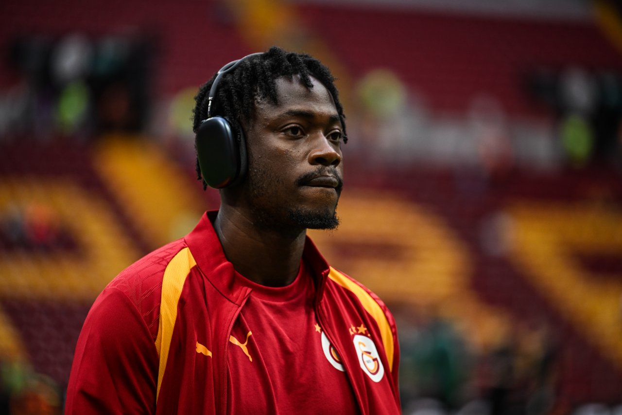 El Chadaille Bitshiabu, Galatasaray'da formayla tanışamadı.