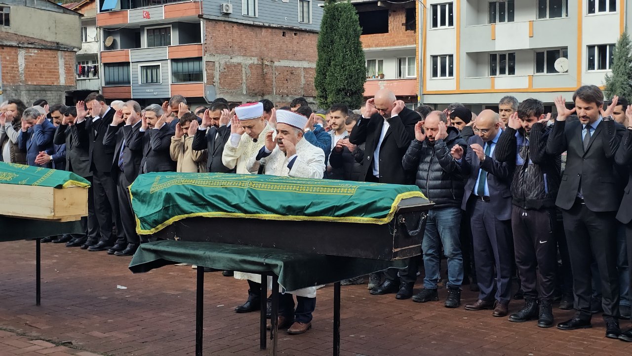 Göçükte ölen madencinin eşinden 5 kişinin yapacağı işi yapıyordu iddiası
