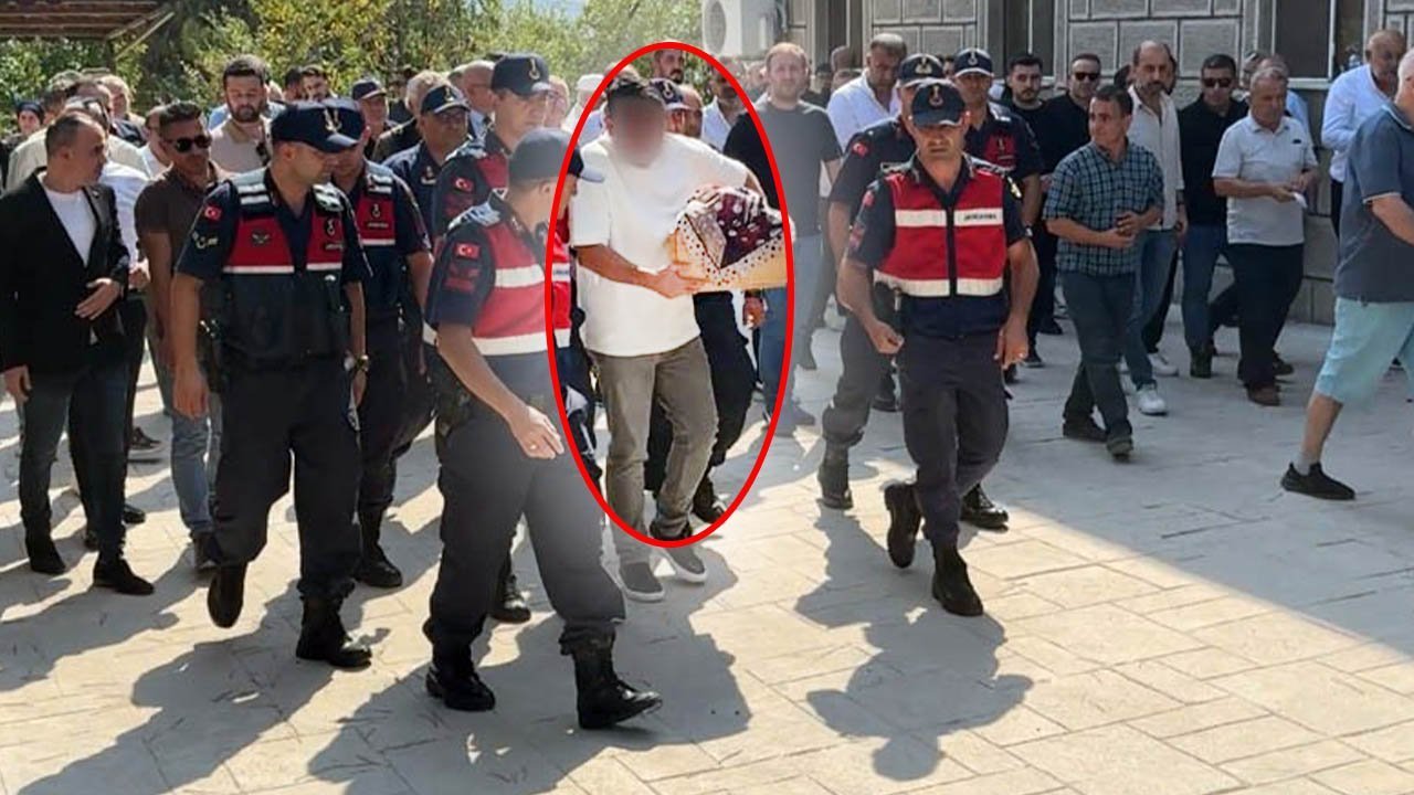 GÜNÜN EN ACI KARESİ