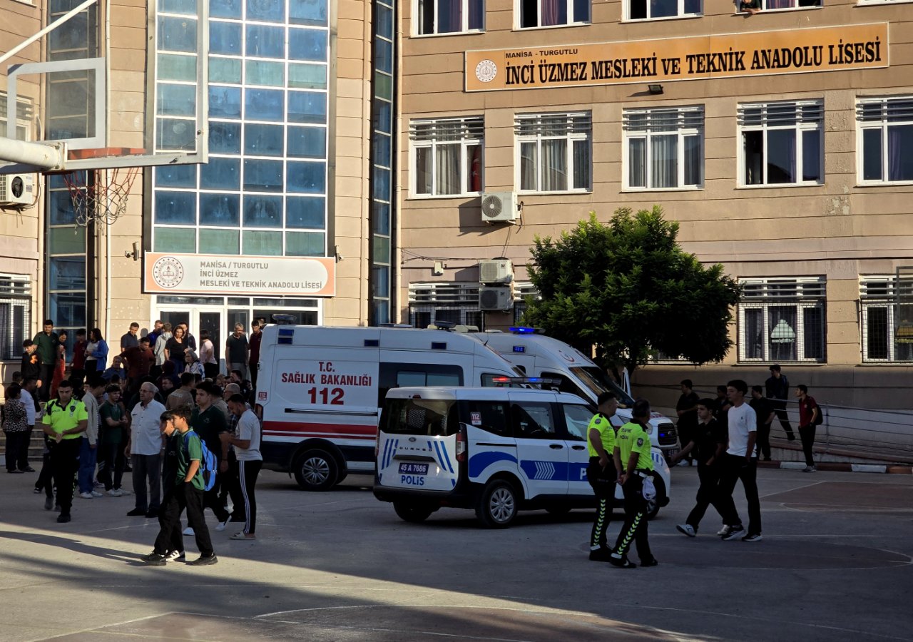 Manisa'da okula silahlı saldırı! Yaralı öğrenciler var, saldırgan gözaltında