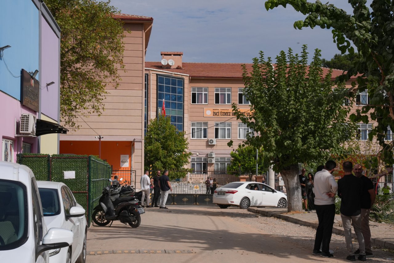 Manisada okullar tatil mi? Manisa okul saldırısı son dakika açıklaması valilikten geldi