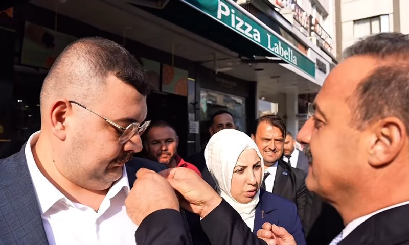 MasterChef’ten siyasete… Eray Aksungur rozetini aldı, işte katıldığı parti…