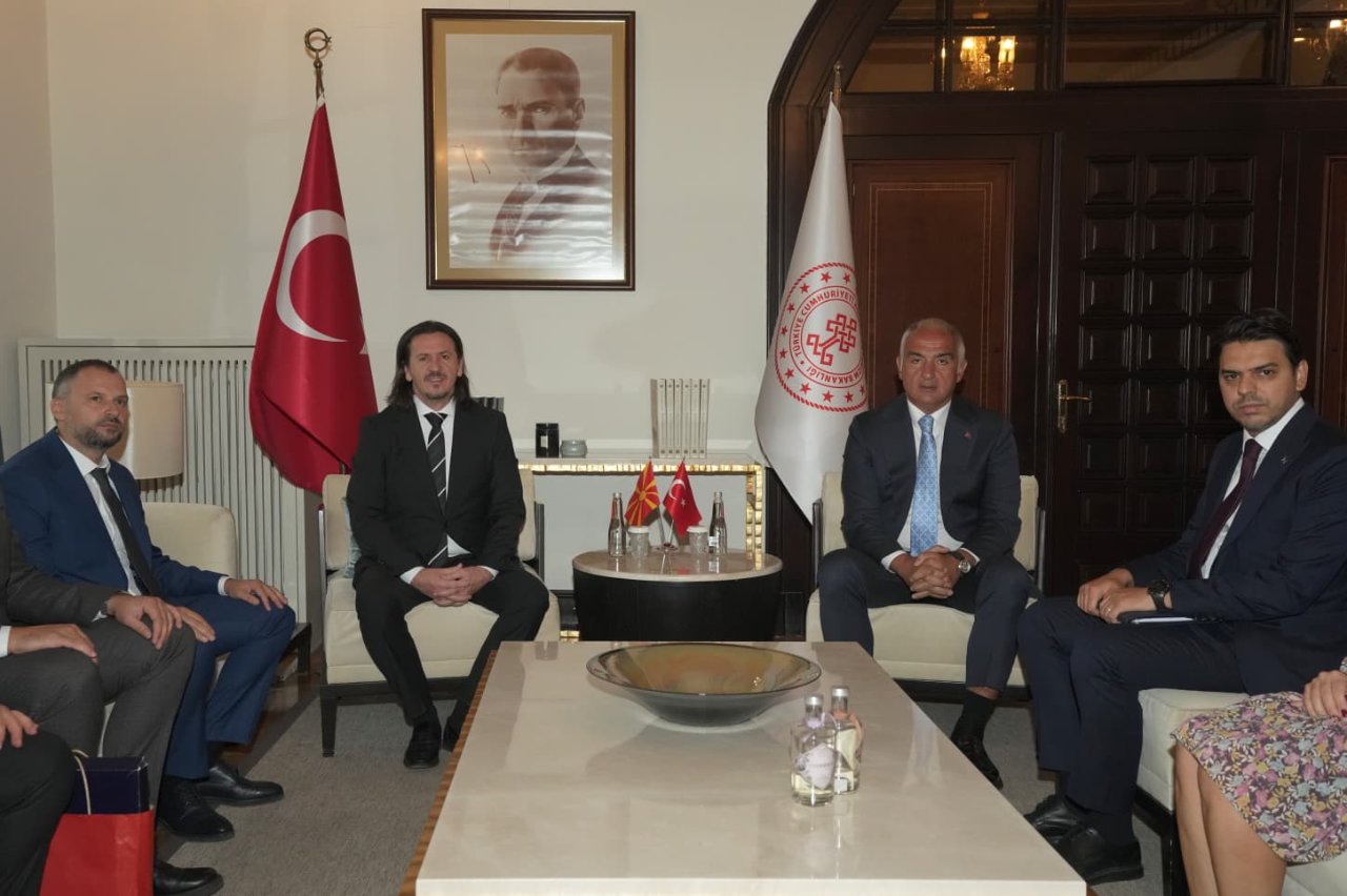 Osmanlı paralarını ziyaret ettiler! Kuzey Makedonya Kültür Bakanı Süleymani Bakan Ersoyla görüştü