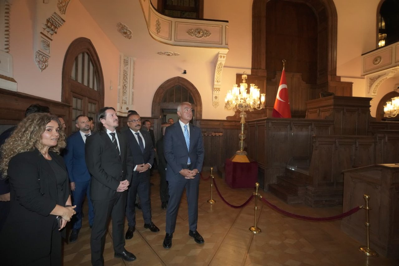 Osmanlı paralarını ziyaret ettiler! Kuzey Makedonya Kültür Bakanı Süleymani Bakan Ersoyla görüştü