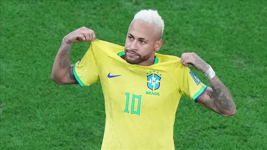 Neymar, Brezilya Milli Takımı'nda 130 maçta 80 gol kaydetti.