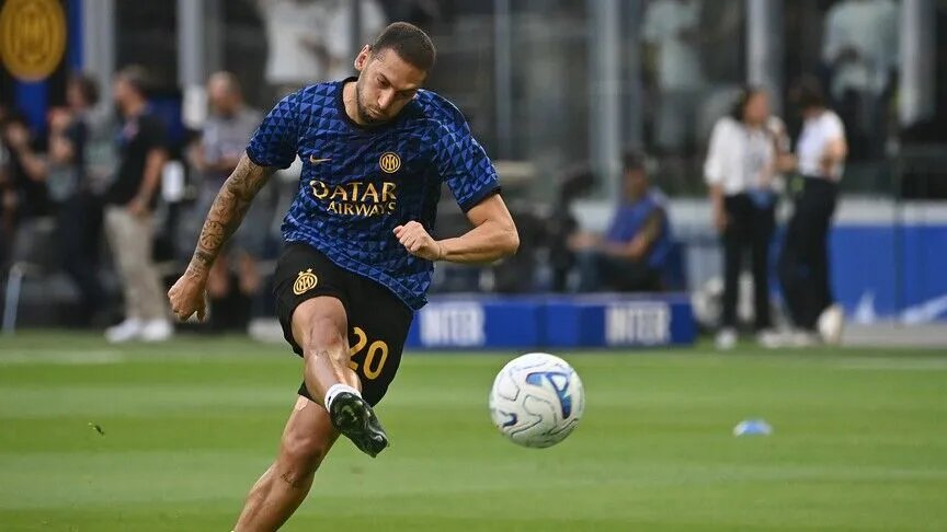 Milli futbolcu, Inter ile 2 Serie A şampiyonluğu, 3 İtalya Kupası ve 3 İtalya Süper Kupası kazandı.