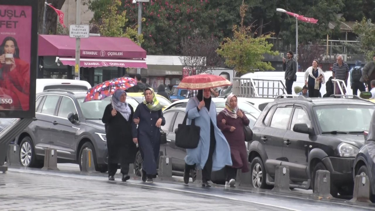 Trakya’dan yurda girdi şimdi İstanbul’da! Kuvvetli sağanak Anadolu Yakası’nda etkili oldu, akşam saatlerinde etkisi artacak