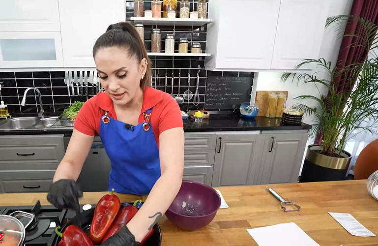Yemekteyiz Alev kimdir, kaç yaşında? Yemekteyiz puan durumu