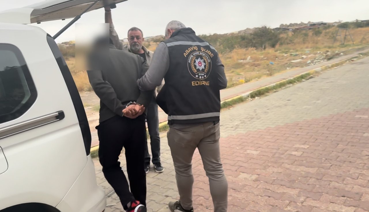 15 yıl hapis cezası olan firari şahıs bazanın altında saklanırken yakalandı
