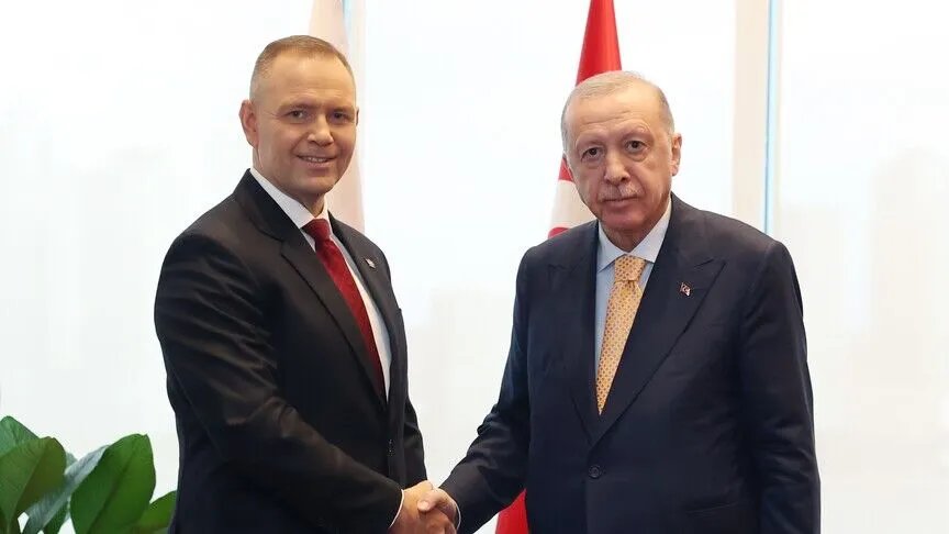 Cumhurbaşkanı Erdoğan’ın tabanca hediyesine Polonyadan dikkat çeken karşılık! New York’taki görüşmeye damga vurdu