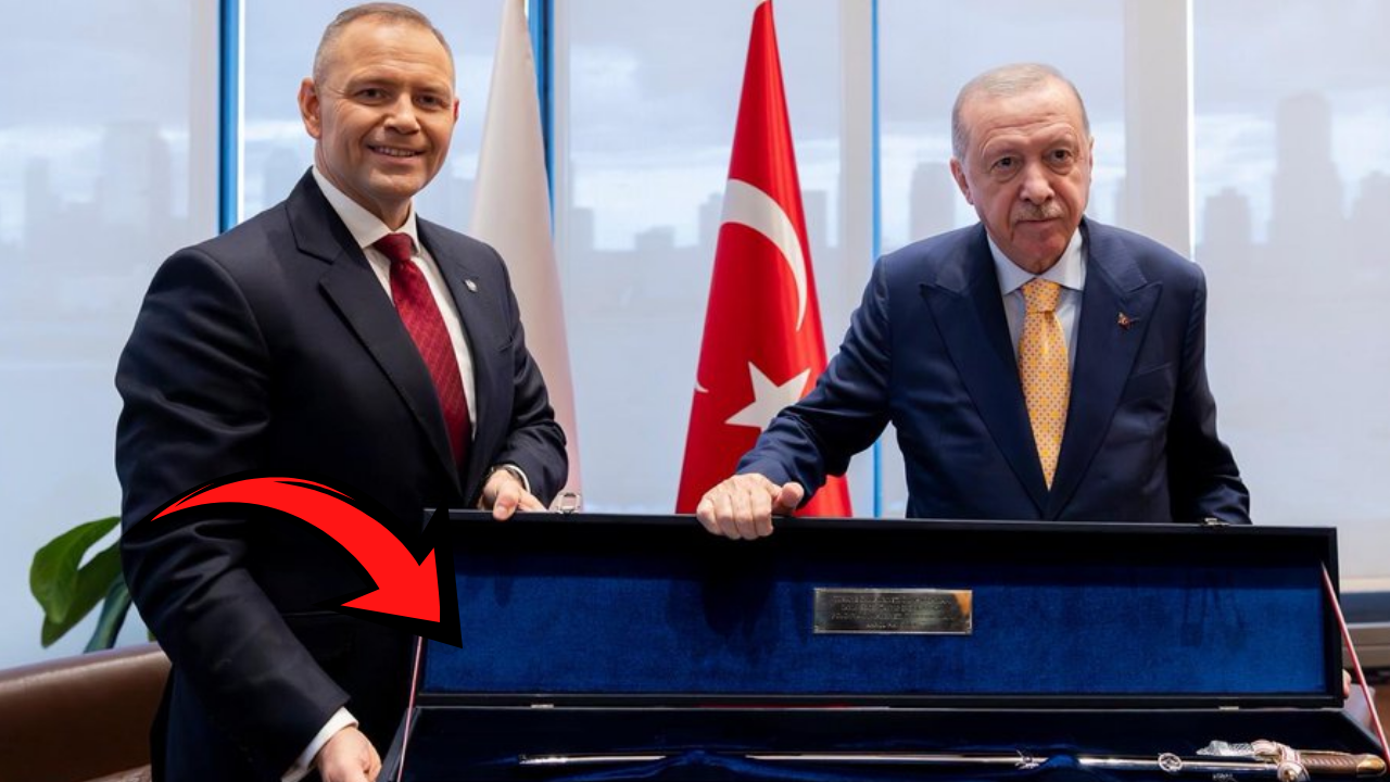 GÖRÜŞMEYE DAMGA VURDU