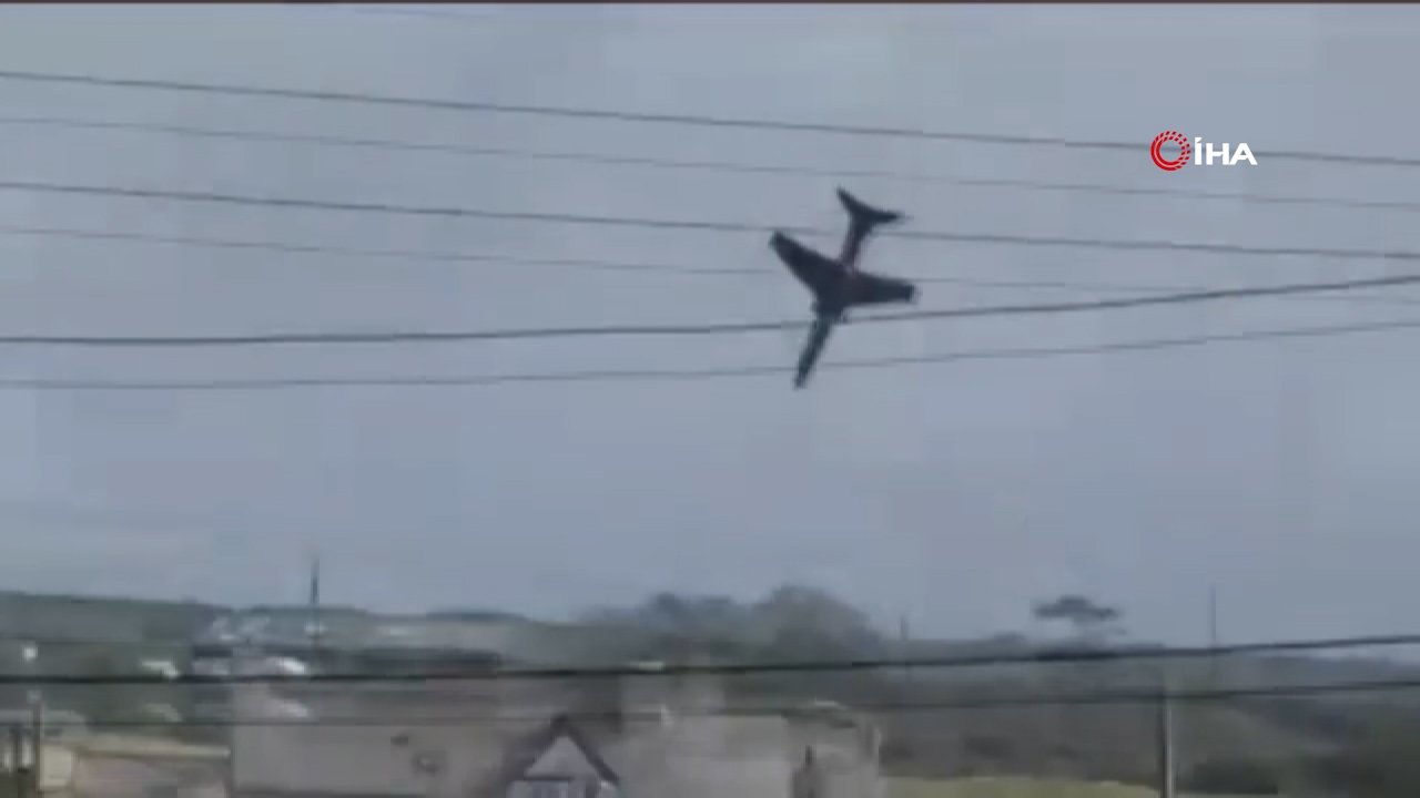 Havalandıktan kısa süre sonra çakıldı! İki pilot fırlatma koltuğuyla hayatta kaldı
