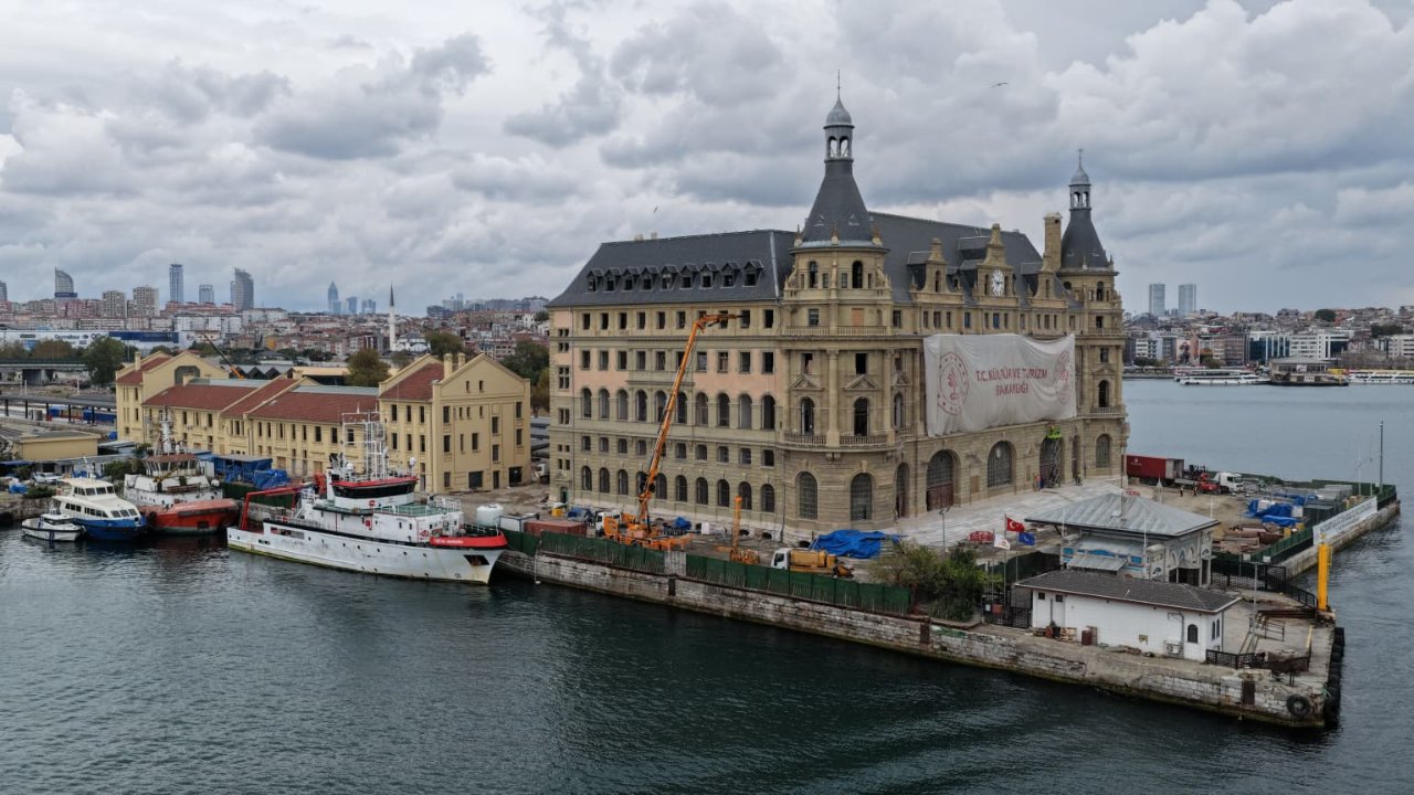 Haydarpaşa yıkılmaktan kurtarıldı! Bakan Ersoy detayları açıkladı