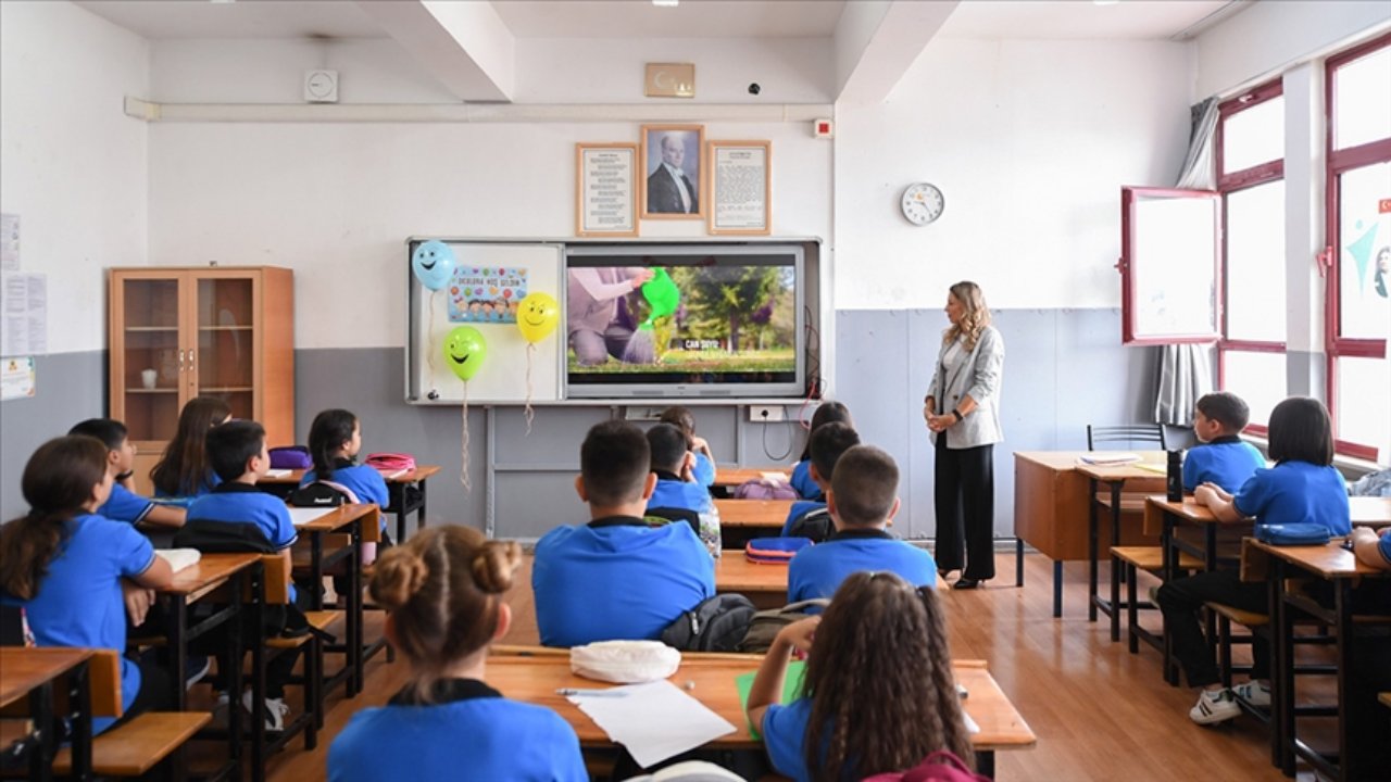 İstanbul'da okullar tatil mi, 23 Eylül bugün okul var mı? Son dakika valilik açıklamaları takip ediliyor!