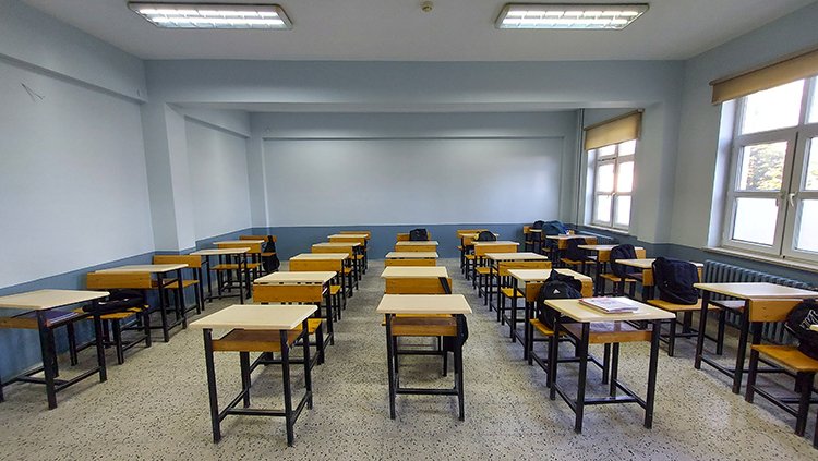 İstanbulda okullar tatil mi, 23 Eylül bugün okul var mı? Son dakika valilik açıklamaları takip ediliyor!