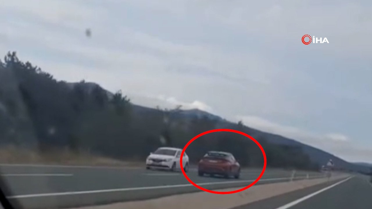 Karşı yönden gelen araçların üzerine sürdü! Karabük'te akılalmaz yolculuk kamerada