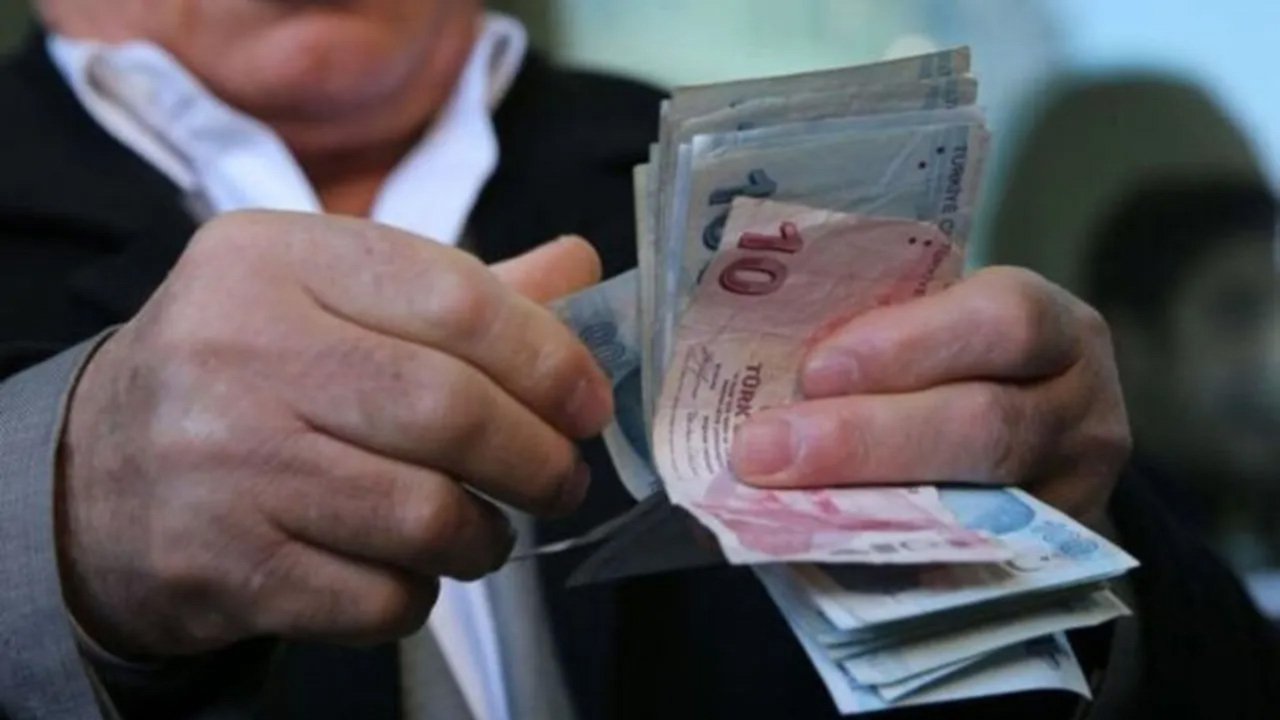 Ocak zammında kritik viraj! Memur ve emeklinin maaşı ne olacak?