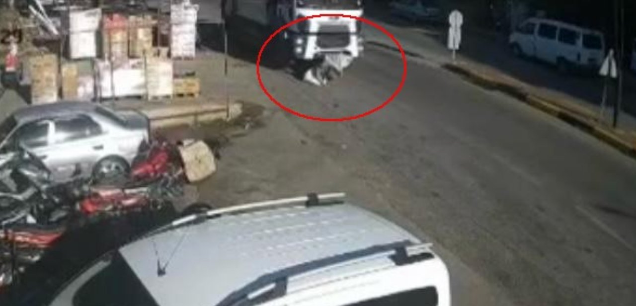 Alaşehir'de kahreden olay! 20 yaşındaki genç işçi çöp kamyonunun altında can verdi