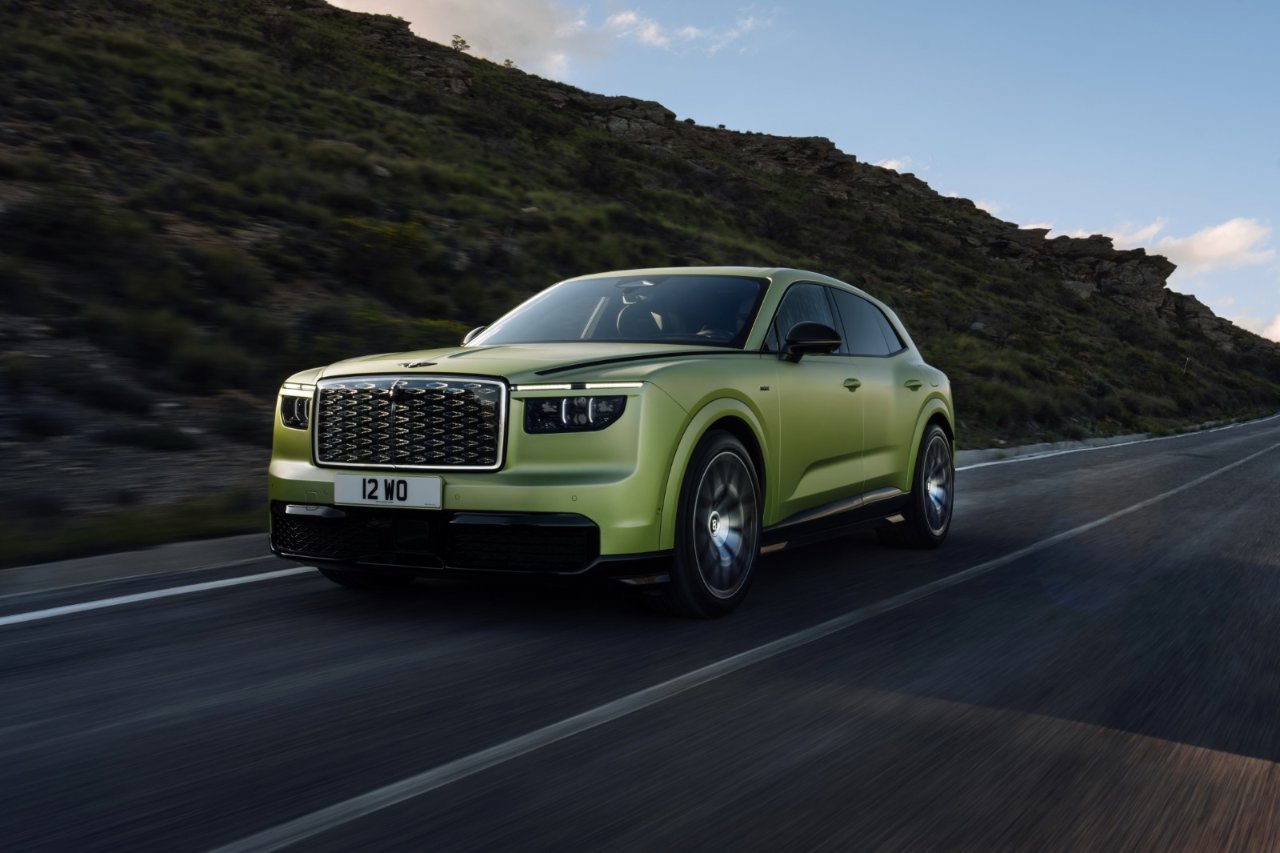 Bentley ilk elektrikli otomobilini tanıttı! İşte 876 beygirlik Torcal