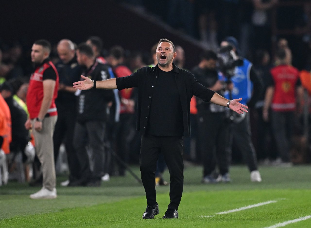 Buruk, 4-0'lık Trabzonspor mağlubiyetinin ardından taraftarın tepkisini çekmişti