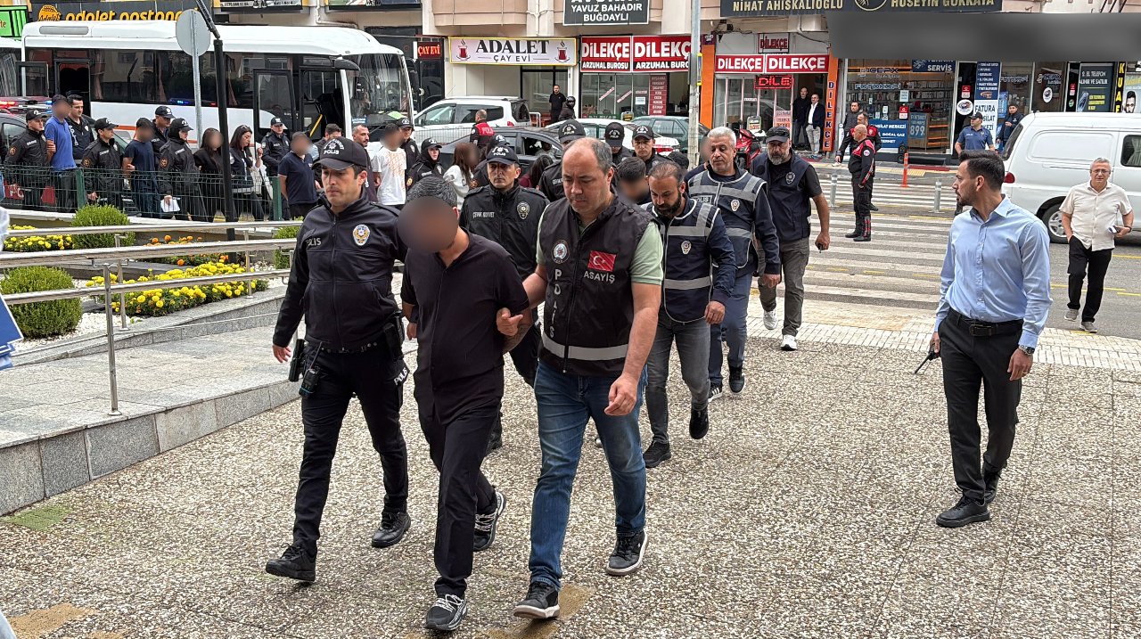 İnternetten araç satacaklar dikkat! Bu yöntemle dolandıran çete çökertildi