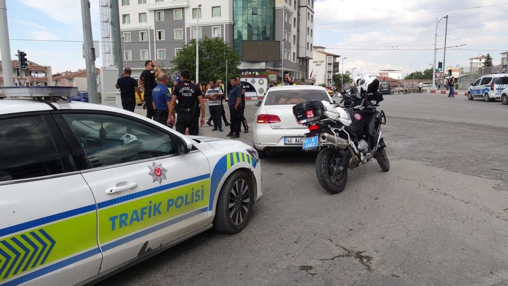 Öğretmene ölüm tehdidi polisi harekete geçirdi! Farklı ilden gelen 2 araç durduruldu
