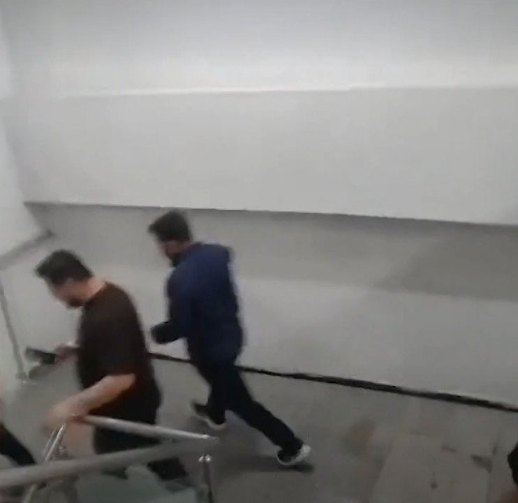 Şanlıurfa sallandı, vatandaşlar panikle kaçıştı! Deprem anı kamerada