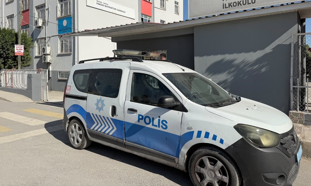 1. sınıf öğrencisinin çantasından tabanca çıktı! Baba gözaltında