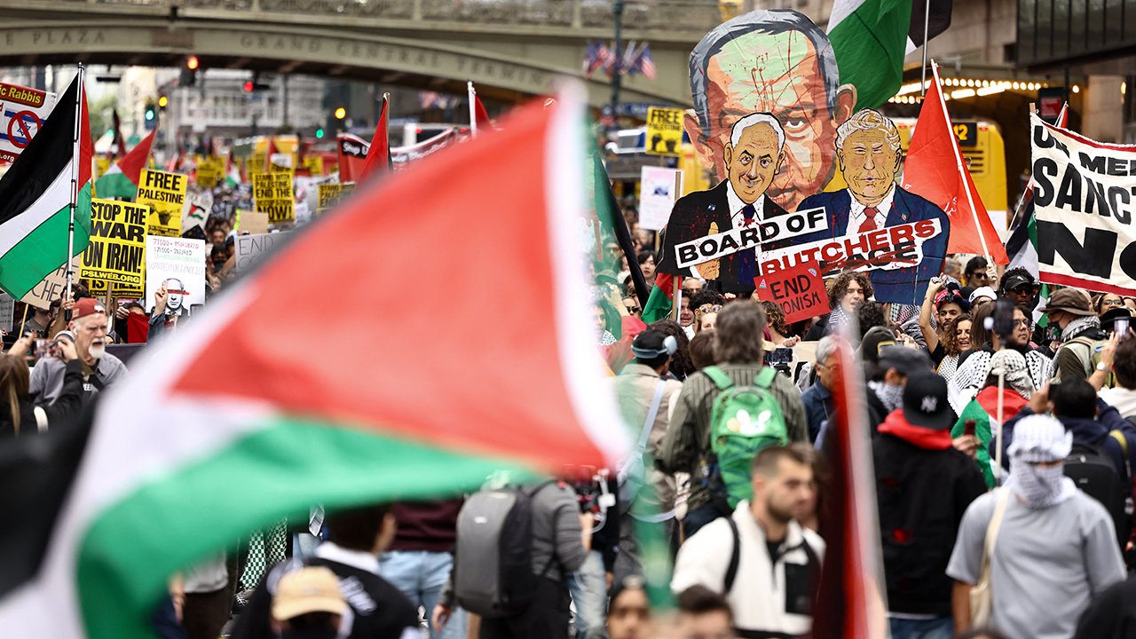 ABD'de Netanyahu nefreti sokaklara sığmadı! Binlerce kişi protesto etti