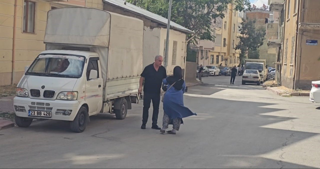 Denetimden kaçmak için kılık değiştirdi! Uyanık dilenci zabıtanın dikkatinden kaçamadı